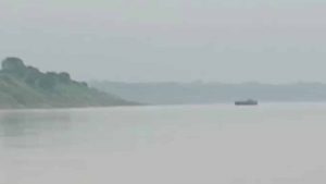 Morena News: चंबल नदी में डीजल खत्म, 5 KM तक बहा स्टीमर; 150 यात्रियों की अटकी सांसें