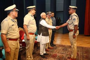 राज्यपाल  पटेल  नशा परिवारों के भविष्य को करता है अंधकारमय