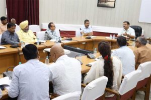 श्रमिकों का कल्याण मध्यप्रदेश के समावेशी और सशक्त विकास की आधारशिला : संभाग आयुक्त कर्मवीर शर्मा श्रमिकों का कल्याण मध्यप्रदेश के समावेशी और सशक्त विकास की आधारशिला : संभाग आयुक्त कर्मवीर शर्मा
