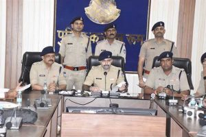16 से अधिक फर्जी फर्मों के नाम से बैंक खाते खुलवाकर करोड़ों रुपये के संदिग्ध लेन-देन का खुलासा