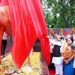 उप मुख्यमंत्री ने शहीद वीर नारायण सिंह की प्रतिमा का किया अनावरण, आदिवासी महासम्मेलन में भी हुए शामिल