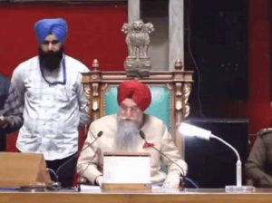 विधानसभा में गरमाया माहौल, स्पीकर ने लगाई फटकार, पटवारी को लेकर विधायक ने जताया गुस्सा विधानसभा में गरमाया माहौल, स्पीकर ने लगाई फटकार, पटवारी को लेकर विधायक ने जताया गुस्सा