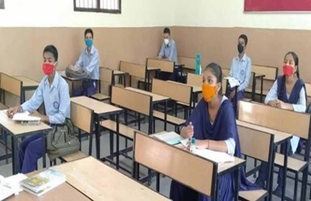 महाहड़ताल से पंजाब बेहाल: स्कूलों में शिक्षक नदारद, OPD बंद और सरकारी कामकाज ठप