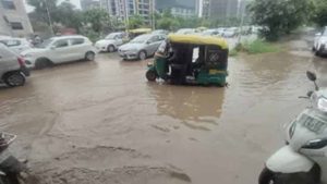 Chandigarh Weather: सुबह बारिश से बदला मौसम, सामान्य से 25% कम हुई वर्षा