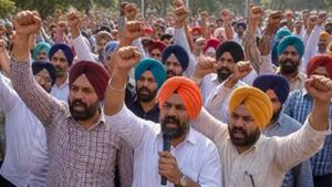 कर्मचारियों के मुद्दों पर पंजाब कांग्रेस साथ, DA बकाया और पुरानी पेंशन का किया समर्थन