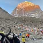 एक दिन देर से निकले तो बच गई 21 लोगों की जान! कैलाश मानसरोवर यात्रा का हैरान करने वाला संयोग