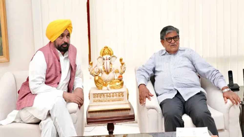 Punjab Politics: CM भगवंत मान आज गवर्नर से मिलेंगे, हवारा की पैरोल पर चर्चा के आसार Punjab Politics: CM भगवंत मान आज गवर्नर से मिलेंगे, हवारा की पैरोल पर चर्चा के आसार