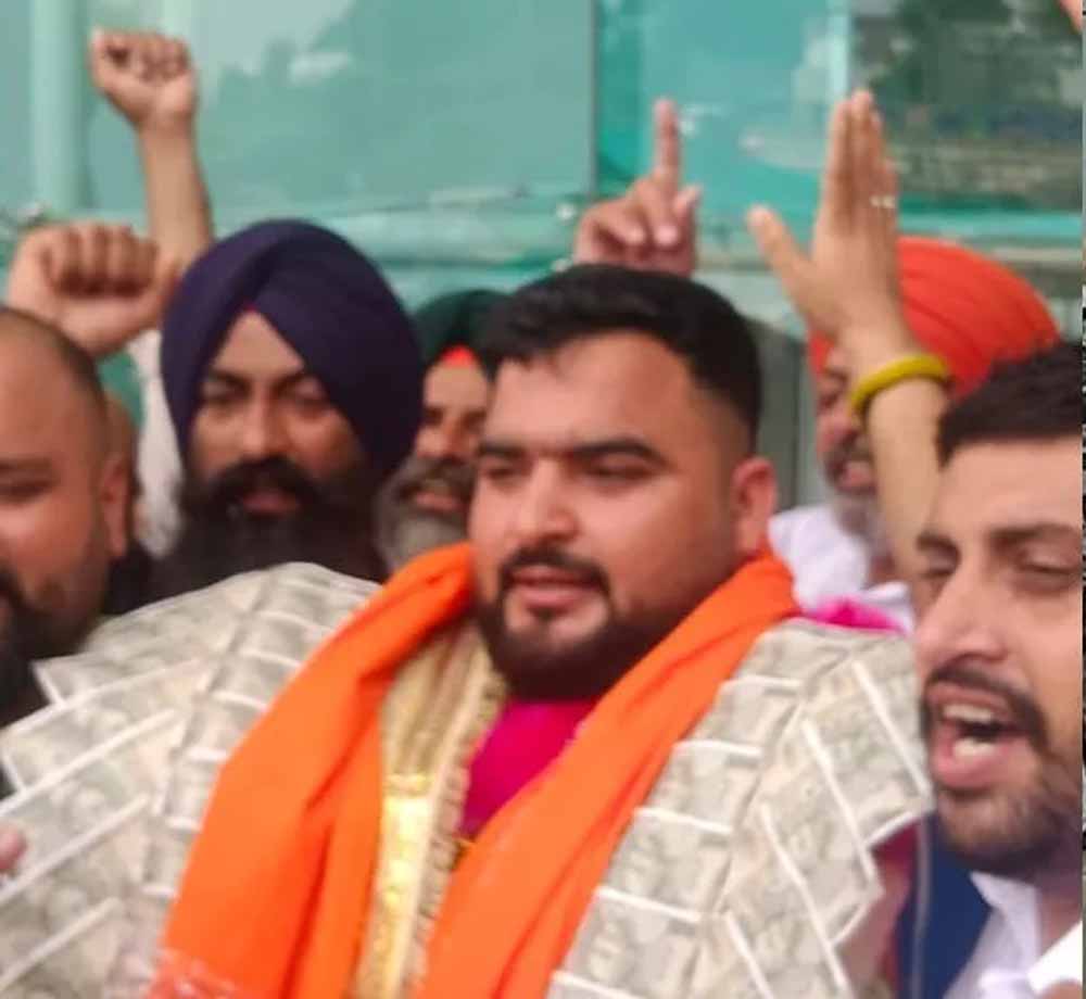 Amritsar Welcome: CWG सिल्वर मेडलिस्ट वेटलिफ्टर लवप्रीत सिंह का भव्य स्वागत Amritsar Welcome: CWG सिल्वर मेडलिस्ट वेटलिफ्टर लवप्रीत सिंह का भव्य स्वागत