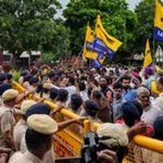 चंडीगढ़ में AAP का प्रदर्शन उग्र, पुलिस ने वॉटर कैनन से खदेड़ा, नेताओं-कार्यकर्ताओं की झड़प