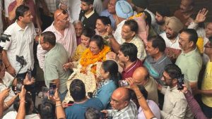 Hoshiarpur में इतिहास रचा गया, पहली महिला मेयर बनीं प्रवीण सैनी Hoshiarpur में इतिहास रचा गया, पहली महिला मेयर बनीं प्रवीण सैनी
