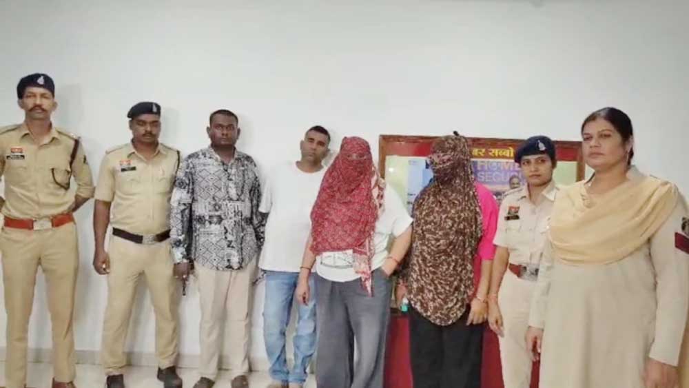 पिता की हैवानियत से कांपा रायपुर: नाबालिग बेटी से दुष्कर्म, प्रसव के बाद नवजात को बेचने का आरोप पिता की हैवानियत से कांपा रायपुर: नाबालिग बेटी से दुष्कर्म, प्रसव के बाद नवजात को बेचने का आरोप