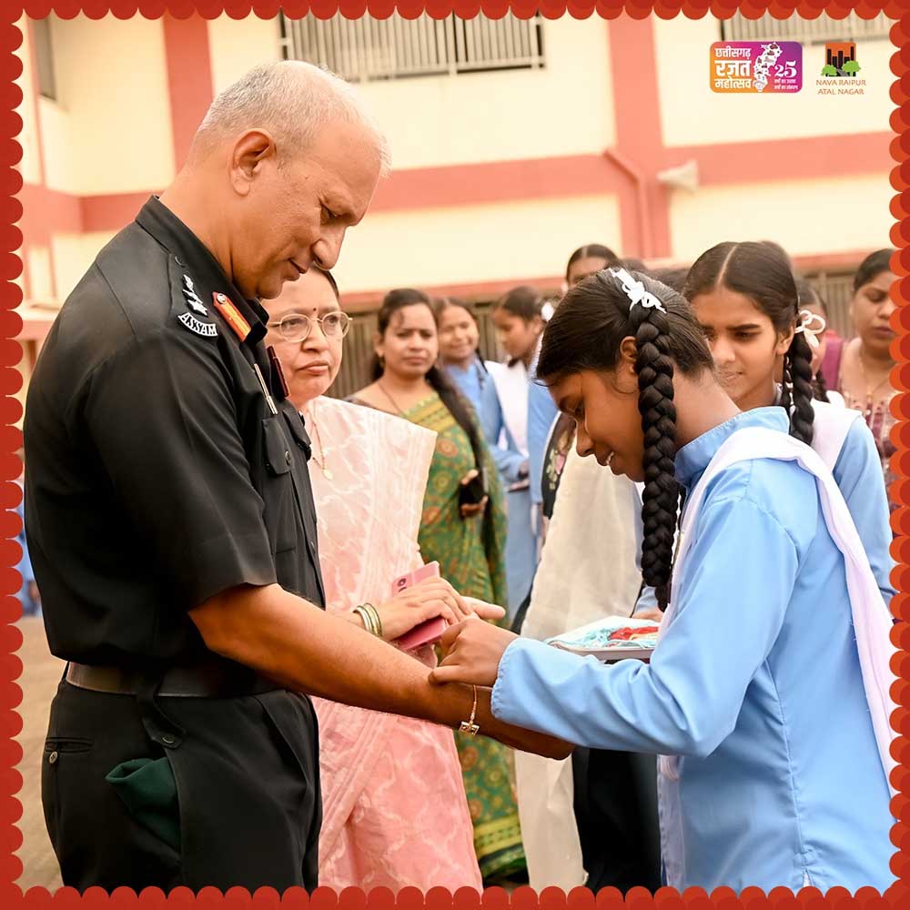 सैनिकों के सम्मान में विद्यार्थियों ने बांधा राखी का भावनात्मक रिश्ता