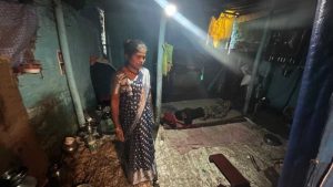 नींद में घरों में घुसा पानी, संभलते-संभलते सब कुछ डूबा; भोपाल की उड़िया बस्ती में बारिश का कहर नींद में घरों में घुसा पानी, संभलते-संभलते सब कुछ डूबा; भोपाल की उड़िया बस्ती में बारिश का कहर