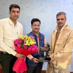 नगरीय प्रशासन विभाग के प्रमुख सचिव  सोनमणि बोरा ने केन्द्रीय आवासन और शहरी कार्य मंत्रालय के सचिव  सत्येन्द्र सिंह से नई दिल्ली में की मुलाकात