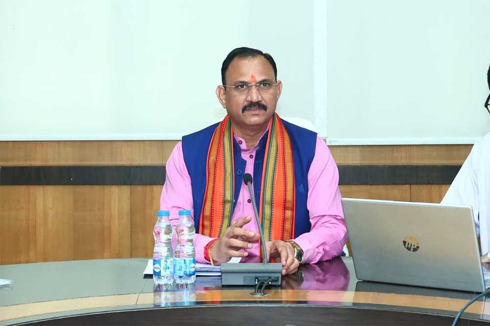 मंत्रालय में वरिष्ठ अधिकारियों को दिए बेहतर स्वास्थ्य सेवाओं के लिए आवश्यक निर्देश मंत्रालय में वरिष्ठ अधिकारियों को दिए बेहतर स्वास्थ्य सेवाओं के लिए आवश्यक निर्देश