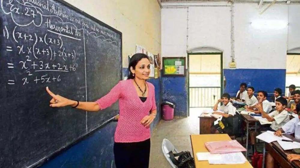 Sainik School Recruitment: टीचिंग-नॉन टीचिंग पदों पर निकली भर्ती, सैलरी 1 लाख रुपये तक Sainik School Recruitment: टीचिंग-नॉन टीचिंग पदों पर निकली भर्ती, सैलरी 1 लाख रुपये तक
