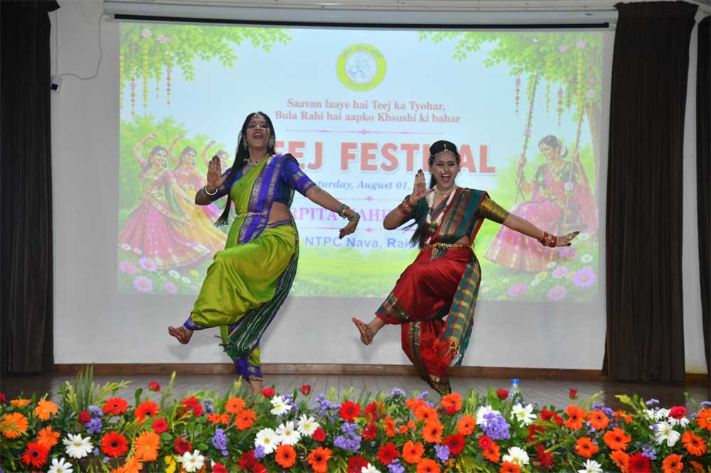 तीज के रंग में रंगा एनटीपीसी-नवा रायपुर, अर्पिता महिला समिति ने मनाया पारंपरिक उत्सव तीज के रंग में रंगा एनटीपीसी-नवा रायपुर, अर्पिता महिला समिति ने मनाया पारंपरिक उत्सव