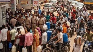 ईरान में युद्ध का गहरा असर, रोजी-रोटी के संकट में लोग बाल बेचकर चला रहे गुजारा