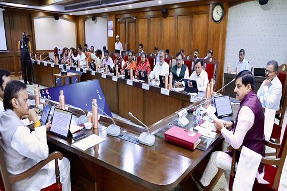 म.प्र. सड़क विकास निगम को 12 मार्गों के निर्माण के लिए 4 हजार 600 करोड़ रूपये के ऋण की गांरटी दिये जाने का अनुमोदन