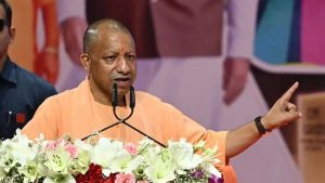 लखनऊ में योगी की तिरंगा यात्रा, राष्ट्रध्वज के सम्मान पर मुख्यमंत्री ने दिया बड़ा संदेश लखनऊ में योगी की तिरंगा यात्रा, राष्ट्रध्वज के सम्मान पर मुख्यमंत्री ने दिया बड़ा संदेश