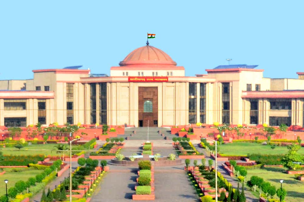 HC की कड़ी टिप्पणी, ‘पेपर लीक मर्डर से भी बड़ा अपराध’; जमानत याचिका पर सुनवाई में कही बड़ी बात HC की कड़ी टिप्पणी, ‘पेपर लीक मर्डर से भी बड़ा अपराध’; जमानत याचिका पर सुनवाई में कही बड़ी बात