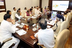 बाढ़ की दशा में संबंधित विभाग जनता को राहत पहुंचाने के लिए सक्रिय रहें