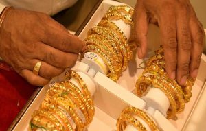 सोने-चांदी की कीमतों में बड़ा उछाल! Gold ₹19,000 और Silver ₹10,673 महंगी, जानें 1.80 लाख का अगला पड़ाव