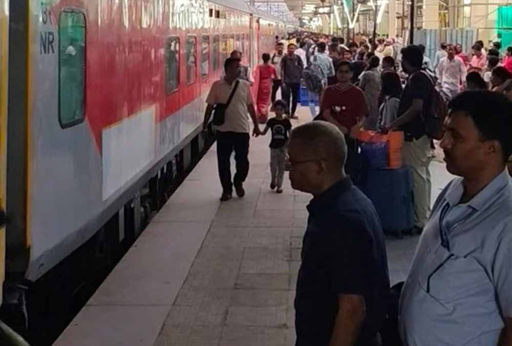 रेल यात्रियों के लिए बड़ी राहत, छोटे अपराधों में जेल नहीं; मौके पर भर सकेंगे जुर्माना रेल यात्रियों के लिए बड़ी राहत, छोटे अपराधों में जेल नहीं; मौके पर भर सकेंगे जुर्माना