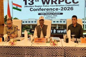 7 राज्यों के पुलिस प्रमुखों ने साइबर अपराध, नार्को नेटवर्क, संगठित अपराध एवं सिंहस्थ-2028 की सुरक्षा व्यवस्था पर बनाई संयुक्त रणनीति 7 राज्यों के पुलिस प्रमुखों ने साइबर अपराध, नार्को नेटवर्क, संगठित अपराध एवं सिंहस्थ-2028 की सुरक्षा व्यवस्था पर बनाई संयुक्त रणनीति