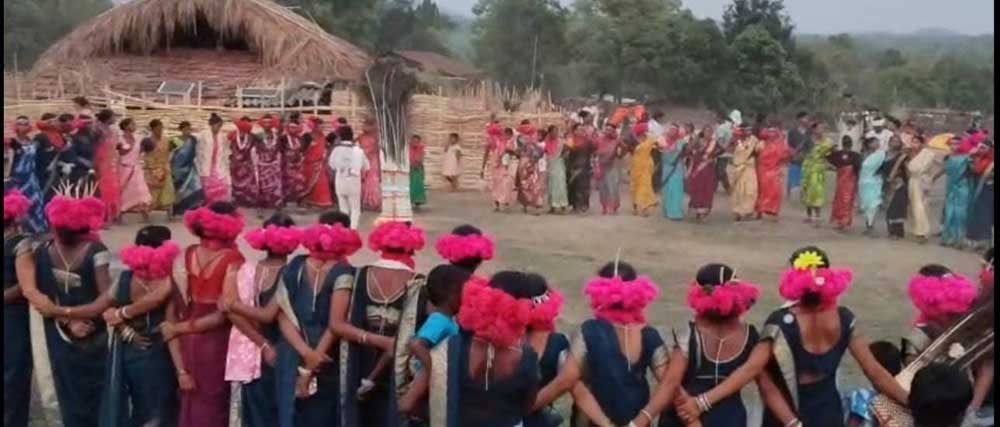 नक्सल भय का अंत, अबूझमाड़ में फिर जीवंत हुई ‘घोटुल’ की गौरवशाली परंपरा नक्सल भय का अंत, अबूझमाड़ में फिर जीवंत हुई ‘घोटुल’ की गौरवशाली परंपरा