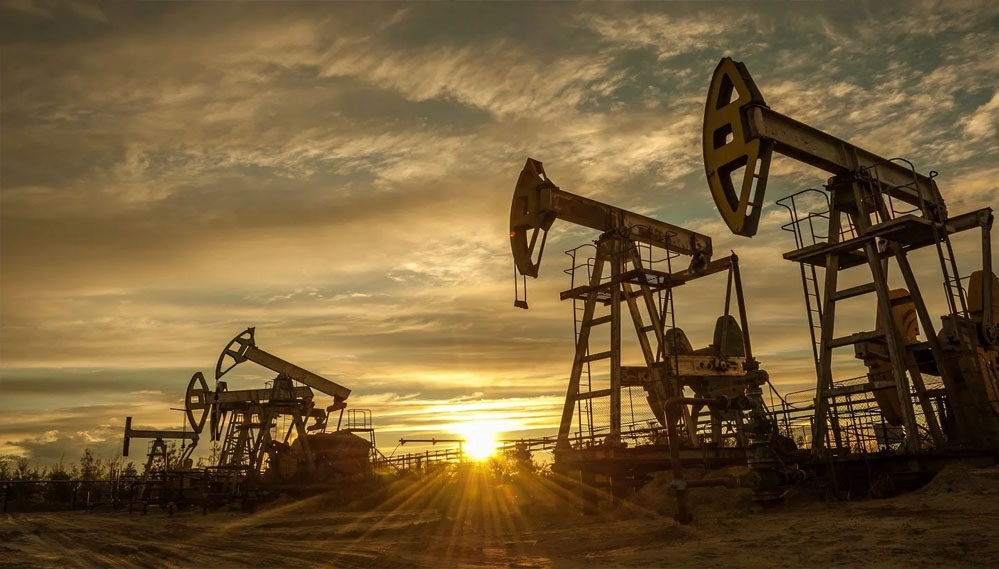 ईरान के बड़े कदम से तेल बाजार में हलचल, होरमुज़ तनाव के बीच Crude Oil फिर हुआ महंगा ईरान के बड़े कदम से तेल बाजार में हलचल, होरमुज़ तनाव के बीच Crude Oil फिर हुआ महंगा