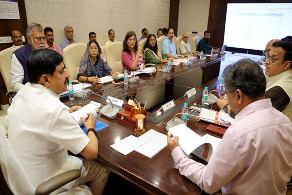 शहरी एवं बड़ी ग्राम पंचायतों के विकास तथा बेहतर प्रबंधन के लिए कार्य योजना बनाने के दिये निर्देश शहरी एवं बड़ी ग्राम पंचायतों के विकास तथा बेहतर प्रबंधन के लिए कार्य योजना बनाने के दिये निर्देश