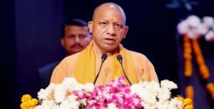 सीएम योगी ने किया बाढ़ प्रभावित इलाकों का हवाई निरीक्षण, 1500 परिवारों को वितरित की राहत सामग्री व चिकित्सकीय किट