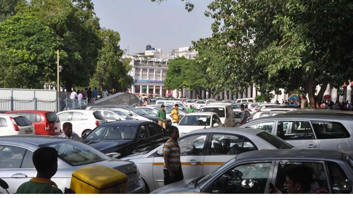 प्रदूषण पर दिल्ली सरकार का प्लान, पार्किंग शुल्क बढ़ेगा; EV पार्किंग फ्री