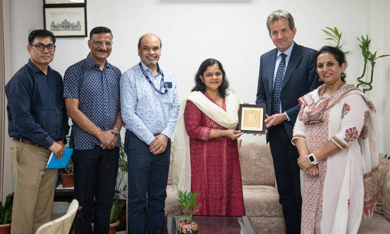 स्वास्थ्य सेवाओं को मजबूत करने, संवेदनशील वर्गों तक पहुंच और आगामी प्राथमिकताओं पर हुई विस्तार से चर्चा स्वास्थ्य सेवाओं को मजबूत करने, संवेदनशील वर्गों तक पहुंच और आगामी प्राथमिकताओं पर हुई विस्तार से चर्चा