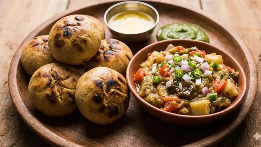 पानी में पकाकर बनाएं अनोखी लिट्टी, कम तेल में होगी क्रिस्पी और टेस्टी