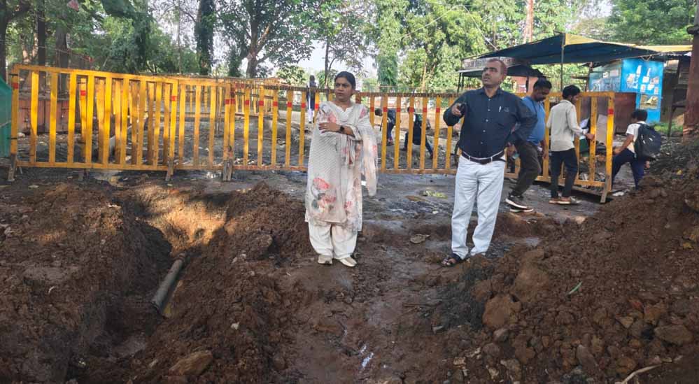 मुख्य नगर पालिका अधिकारी ने सीसी रोड निर्माण कार्य का किया निरीक्षण