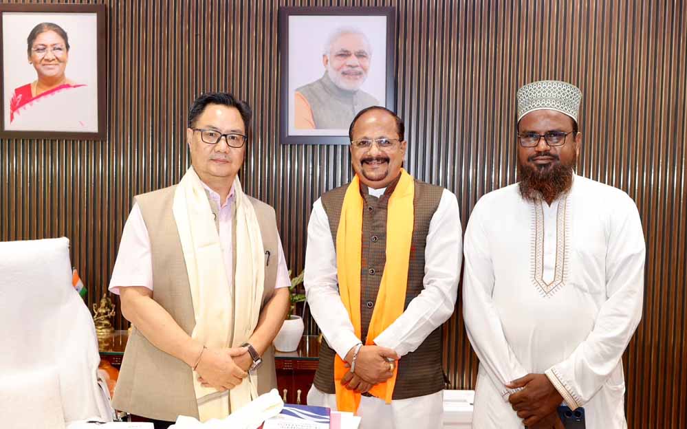 अल्पसंख्यक कार्य मंत्री माननीय किरेन रिजीजू जी से मिर्ज़ा एजाज़ बेग ने की सौजन्य भेंट
