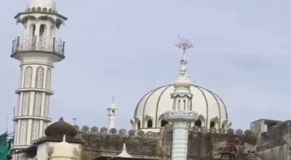सिंहस्थ 2028 की तैयारी में बड़ा फैसला, उज्जैन की पुरानी मस्जिद हटाने पर हाईकोर्ट ने राहत से किया इनकार सिंहस्थ 2028 की तैयारी में बड़ा फैसला, उज्जैन की पुरानी मस्जिद हटाने पर हाईकोर्ट ने राहत से किया इनकार