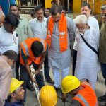 मुख्य लाइन जाम कर सहायक गलियों में सीवर ओवरफ्लो कराने की साजिश, नगर निगम ने भेलूपुर थाने में दी तहरीर