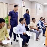 पीड़ितों से खुद मिले सीएम योगी, अधिकारियों को दिए त्वरित समाधान के निर्देश