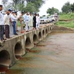 प्रदूषित जल के प्रभाव एवं समाधान के लिए कलेक्टर-एसपी ने किया मेघनगर क्षेत्र का निरीक्षण