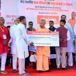 चित्रकूट में बाढ़ प्रभावित 800 परिवारों को राहत सामग्री वितरण, बेघर परिवारों को आवास हेतु भूमि आवंटन प्रमाणपत्र एवं राहत राशि चित्रकूट में बाढ़ प्रभावित 800 परिवारों को राहत सामग्री वितरण, बेघर परिवारों को आवास हेतु भूमि आवंटन प्रमाणपत्र एवं राहत राशि