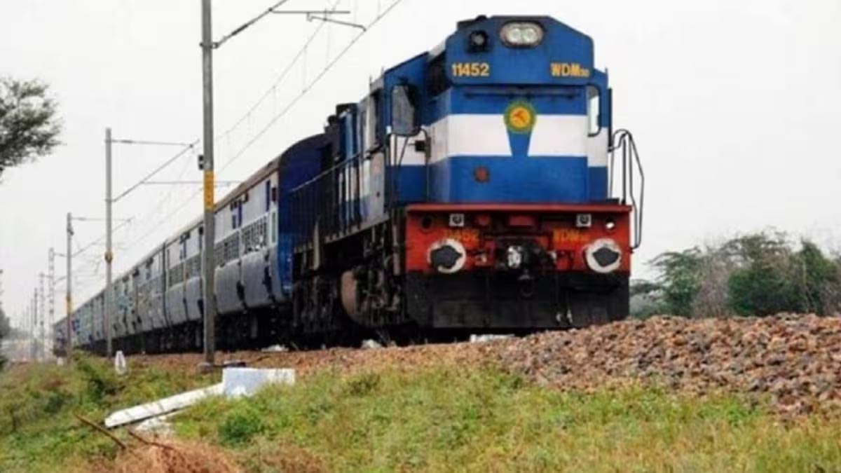 त्योहारों पर रेलवे का बड़ा फैसला, 5 जोड़ी स्पेशल ट्रेनों का बढ़ाया संचालन त्योहारों पर रेलवे का बड़ा फैसला, 5 जोड़ी स्पेशल ट्रेनों का बढ़ाया संचालन