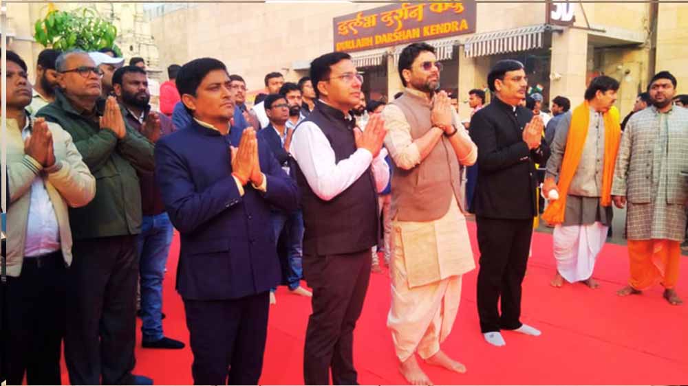 ढाई साल बाद बदले काशी विश्वनाथ मंदिर के CEO विश्वभूषण मिश्र