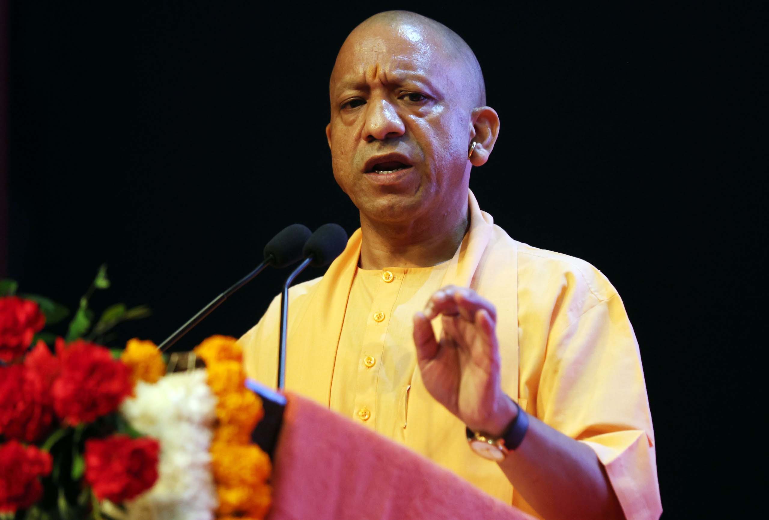 झूठ की गूंज में कांग्रेस के युवराज का आचरण नारी शक्ति का अपमान: मुख्यमंत्री योगी आदित्यनाथ झूठ की गूंज में कांग्रेस के युवराज का आचरण नारी शक्ति का अपमान: मुख्यमंत्री योगी आदित्यनाथ