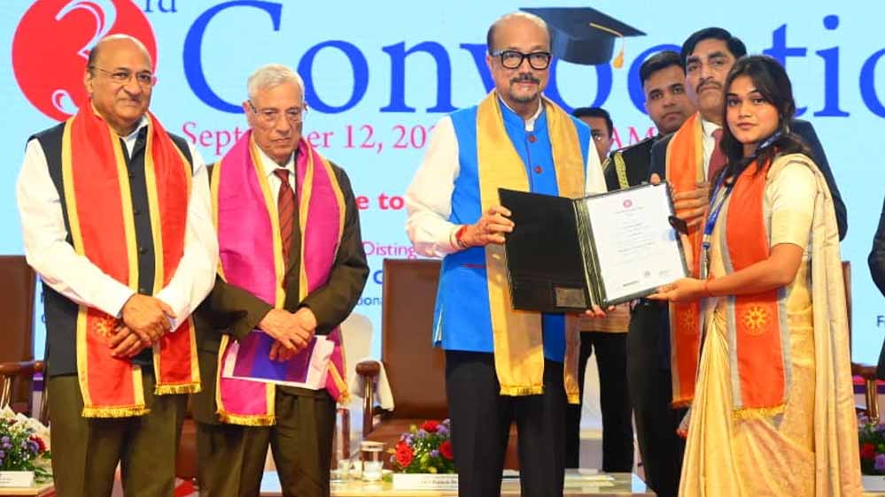 राज्यपाल डेका बोले- डिजिटल एडिक्शन आज हर दूसरे नशे से ज्यादा खतरनाक, ICFAI यूनिवर्सिटी के दीक्षांत समारोह में हुए शामिल राज्यपाल डेका बोले- डिजिटल एडिक्शन आज हर दूसरे नशे से ज्यादा खतरनाक, ICFAI यूनिवर्सिटी के दीक्षांत समारोह में हुए शामिल