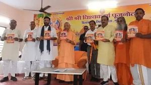 CM योगी ने विश्वकर्मा मंदिर में की पूजा, शिल्पकारों के लिए पीएम विश्वकर्मा योजना की सराहना की