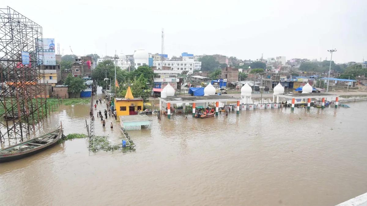 बिहार बाढ़: 190 सामुदायिक रसोई में 2.51 लाख लोगों को मिल रहा भोजन, 1429 नावें तैनात
