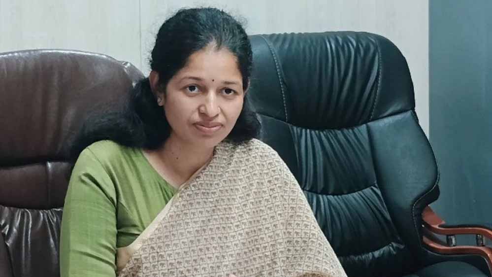 जहरीली शराब कांड के बाद ताबड़तोड़ कार्रवाई, शराब-हथियार लाइसेंस रद्द; सरपंच के अधिकार भी सीज